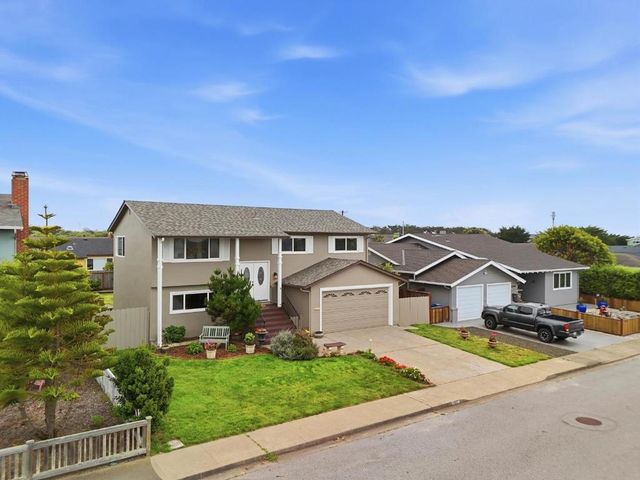 407 Saint Joseph Avenue, Half Moon Bay, CA 94019