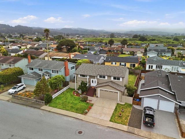 407 Saint Joseph Avenue, Half Moon Bay, CA 94019