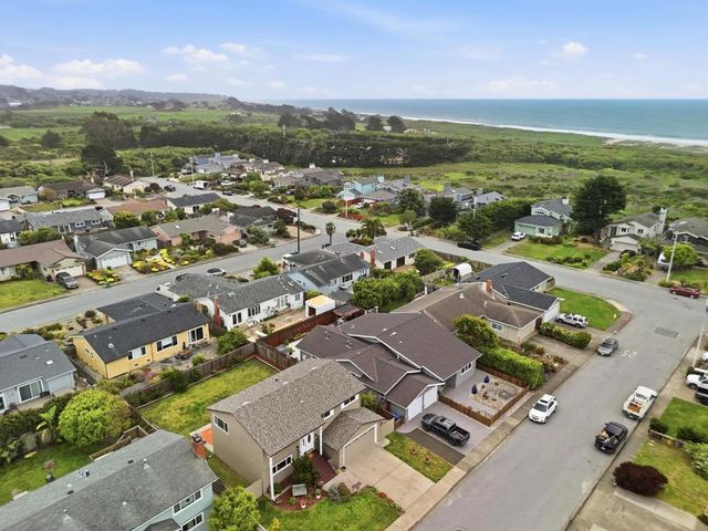 407 Saint Joseph Avenue, Half Moon Bay, CA 94019