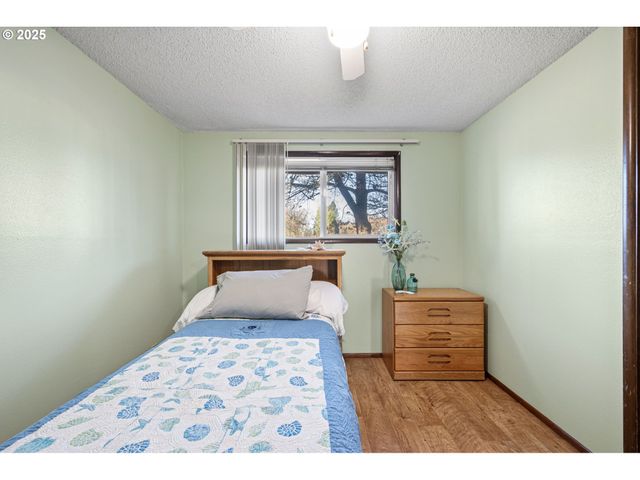 1925 HARVARD Dr, Eugene, OR 97405