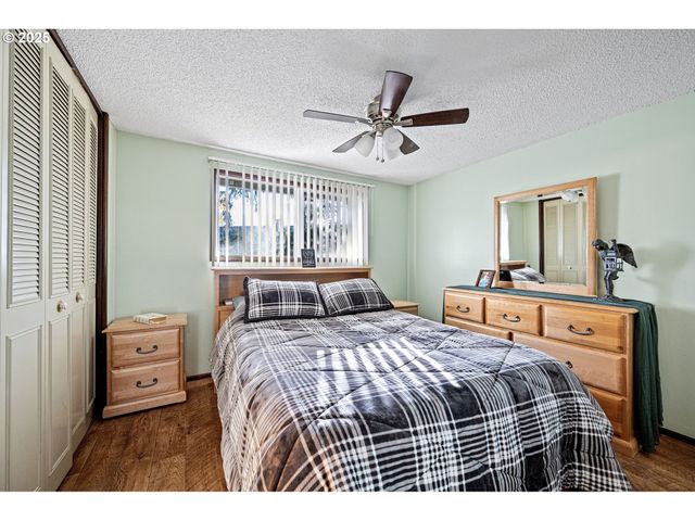 1925 HARVARD Dr, Eugene, OR 97405