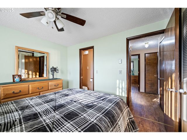 1925 HARVARD Dr, Eugene, OR 97405