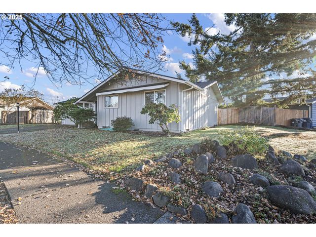 1925 HARVARD Dr, Eugene, OR 97405