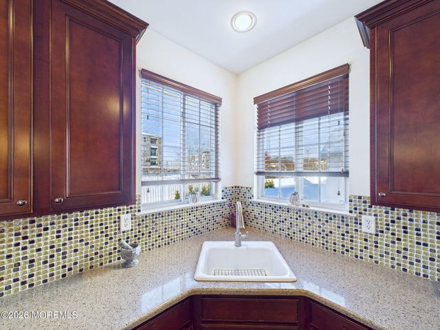 28 Wisniewski Road, Sayreville, NJ 08872