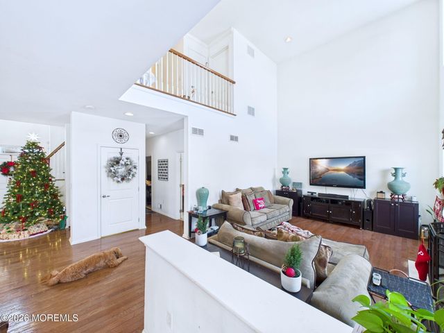 28 Wisniewski Road, Sayreville, NJ 08872