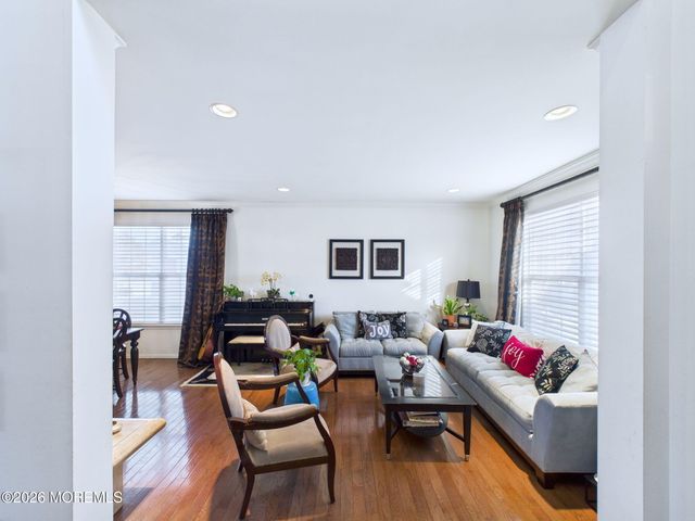 28 Wisniewski Road, Sayreville, NJ 08872