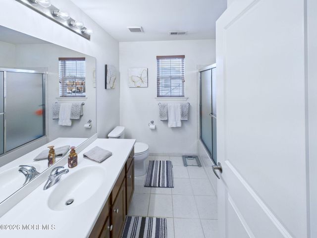 28 Wisniewski Road, Sayreville, NJ 08872