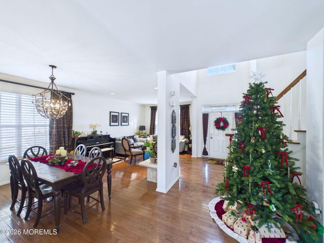 28 Wisniewski Road, Sayreville, NJ 08872