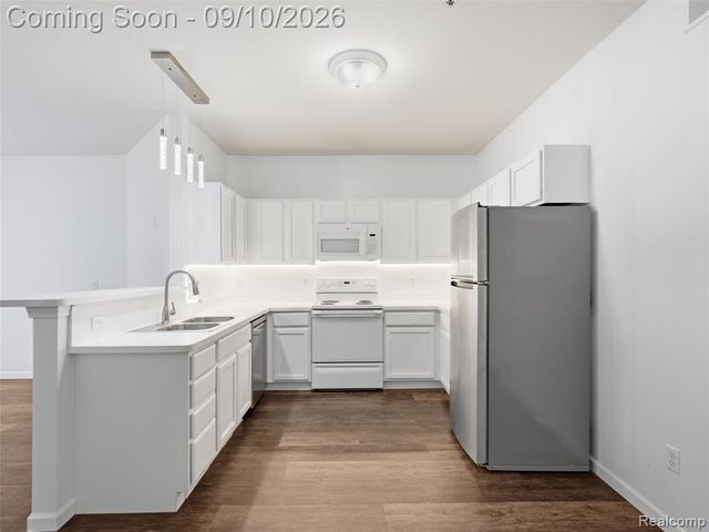 14579 Vauxhall Drive, Sterling Heights, MI 48313