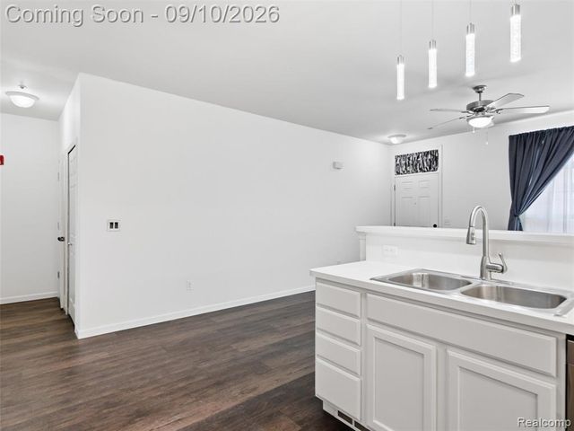 14579 Vauxhall Drive, Sterling Heights, MI 48313