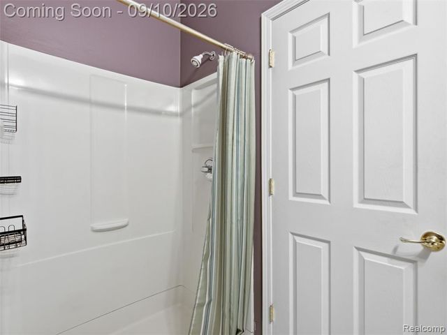 14579 Vauxhall Drive, Sterling Heights, MI 48313