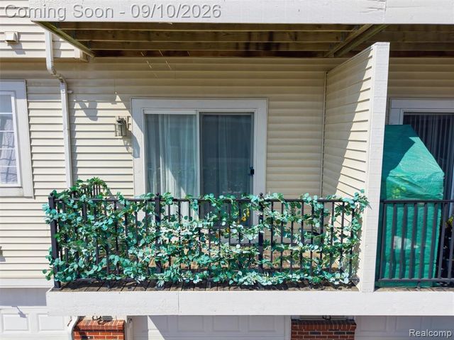 14579 Vauxhall Drive, Sterling Heights, MI 48313