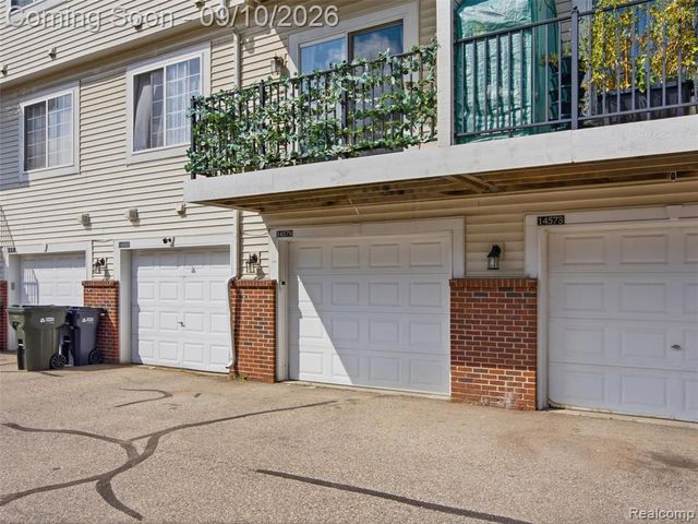 14579 Vauxhall Drive, Sterling Heights, MI 48313