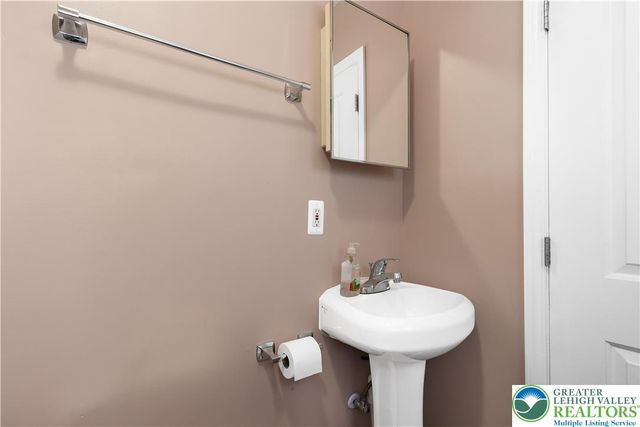 535 North Front Street, Allentown City, PA 18102