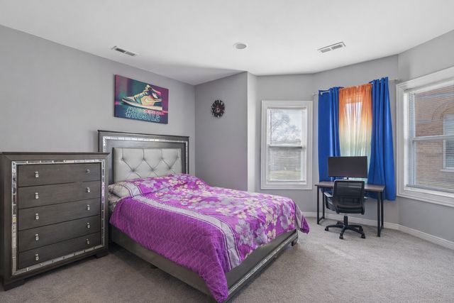 4411 S Calumet Avenue, Chicago, IL 60653