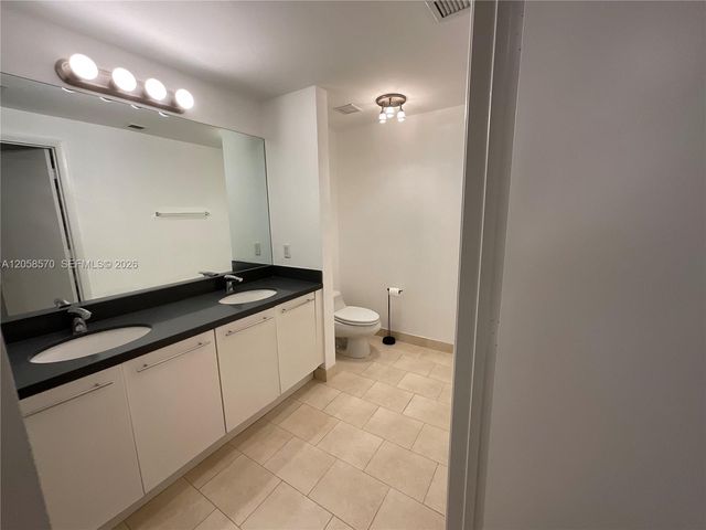 90 SW 3rd Street 3910, Miami, FL 33130