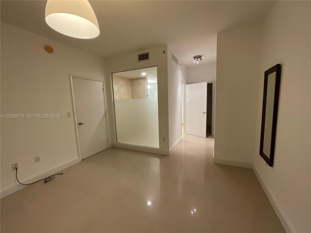 90 SW 3rd Street 3910, Miami, FL 33130