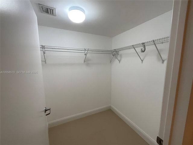 90 SW 3rd Street 3910, Miami, FL 33130