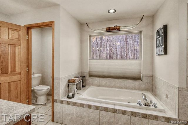 6417 Foxhollow Court, East China, MI 48054