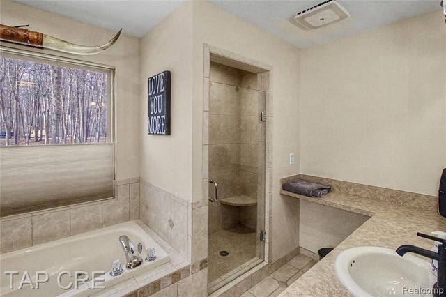 6417 Foxhollow Court, East China, MI 48054