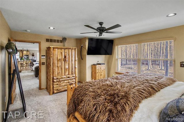 6417 Foxhollow Court, East China, MI 48054