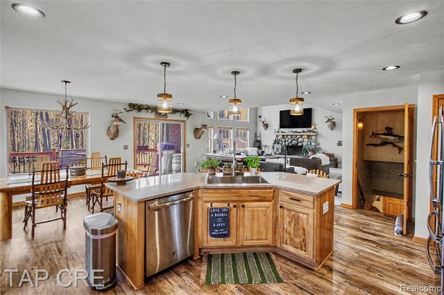 6417 Foxhollow Court, East China, MI 48054