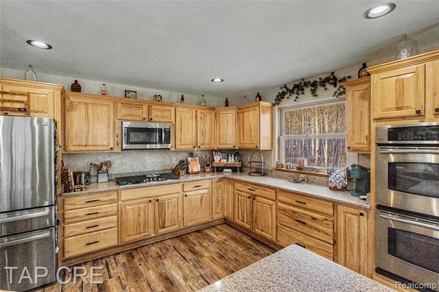 6417 Foxhollow Court, East China, MI 48054