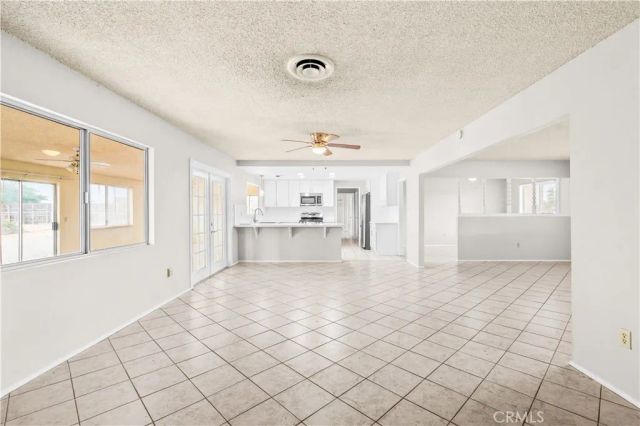 13755 Mohawk Rd, Apple Valley, CA 92307