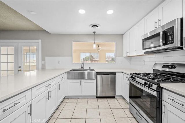 13755 Mohawk Rd, Apple Valley, CA 92307