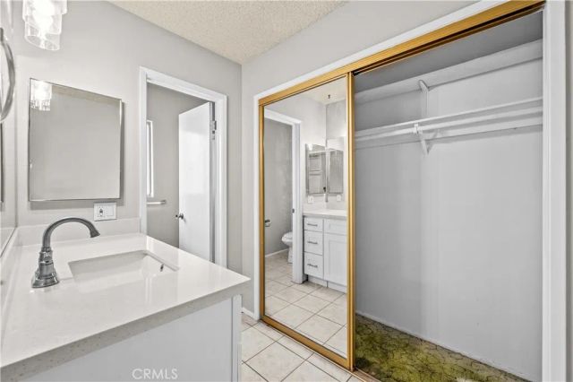 13755 Mohawk Rd, Apple Valley, CA 92307