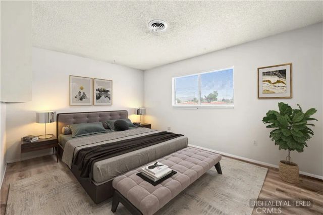 13755 Mohawk Rd, Apple Valley, CA 92307