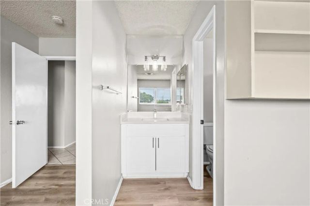 13755 Mohawk Rd, Apple Valley, CA 92307
