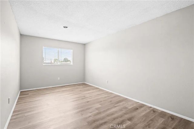 13755 Mohawk Rd, Apple Valley, CA 92307