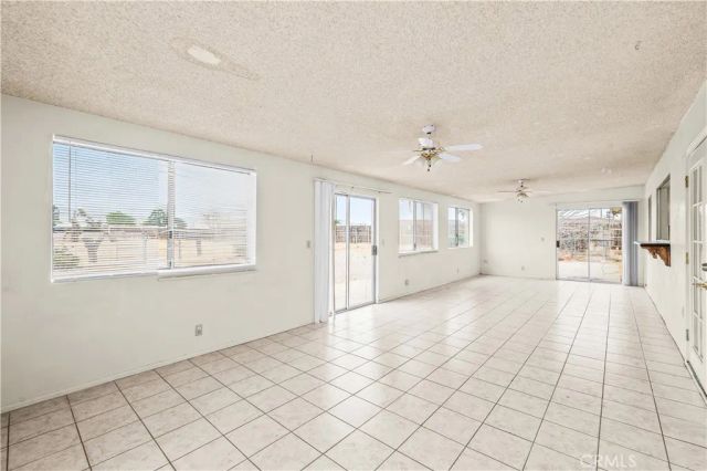 13755 Mohawk Rd, Apple Valley, CA 92307