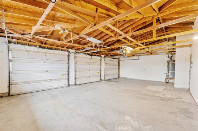 13755 Mohawk Rd, Apple Valley, CA 92307