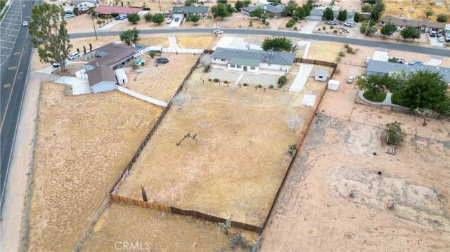 13755 Mohawk Rd, Apple Valley, CA 92307