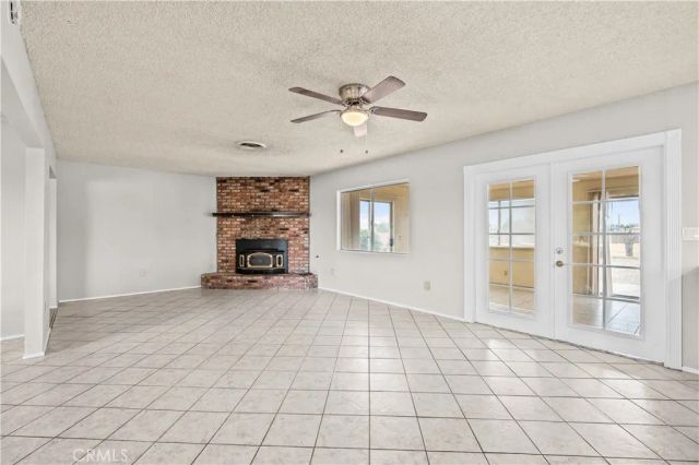 13755 Mohawk Rd, Apple Valley, CA 92307