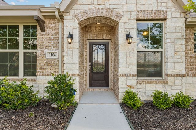 1104 Milfoil Drive, Justin, TX 76247