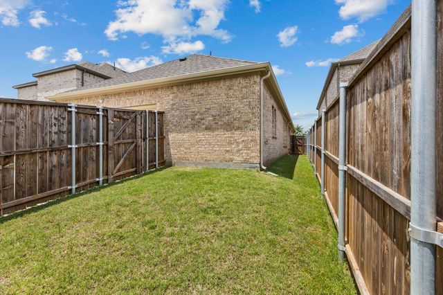1104 Milfoil Drive, Justin, TX 76247