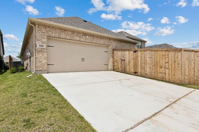 1104 Milfoil Drive, Justin, TX 76247