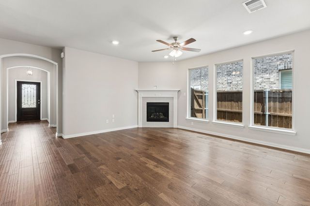 1104 Milfoil Drive, Justin, TX 76247