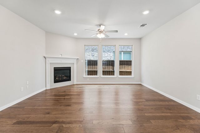 1104 Milfoil Drive, Justin, TX 76247