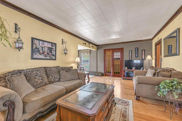 415 College AVENUE, Waukesha, WI 53186