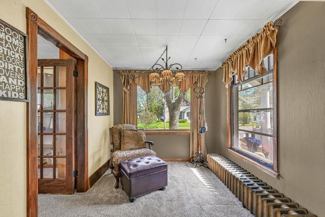 415 College AVENUE, Waukesha, WI 53186