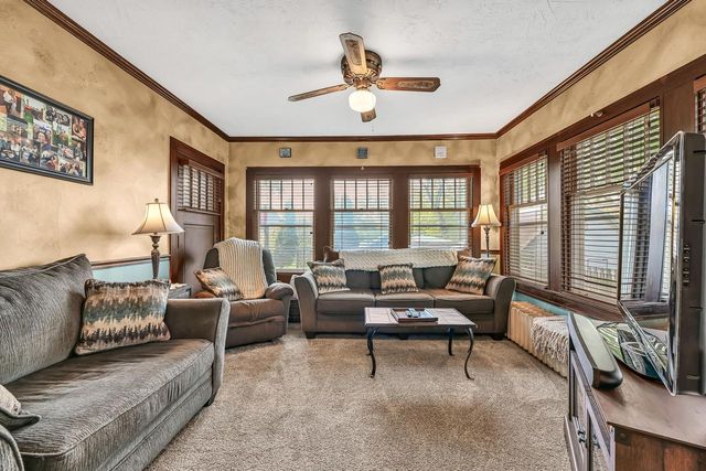 415 College AVENUE, Waukesha, WI 53186