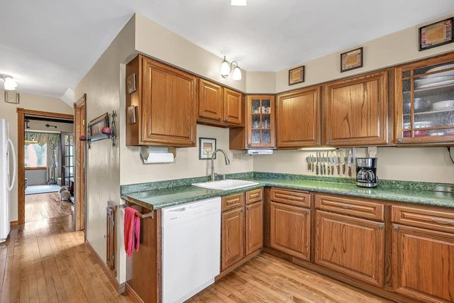 415 College AVENUE, Waukesha, WI 53186