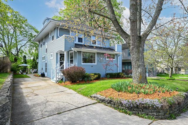 415 College AVENUE, Waukesha, WI 53186