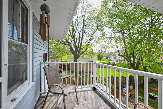 415 College AVENUE, Waukesha, WI 53186