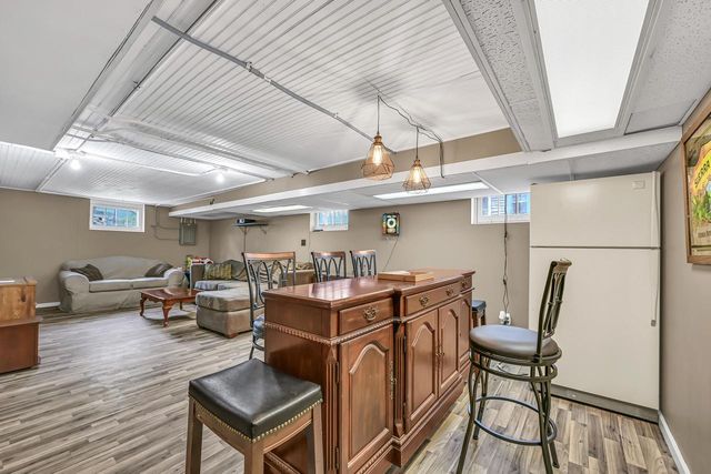 415 College AVENUE, Waukesha, WI 53186