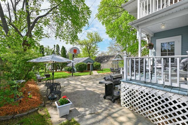 415 College AVENUE, Waukesha, WI 53186